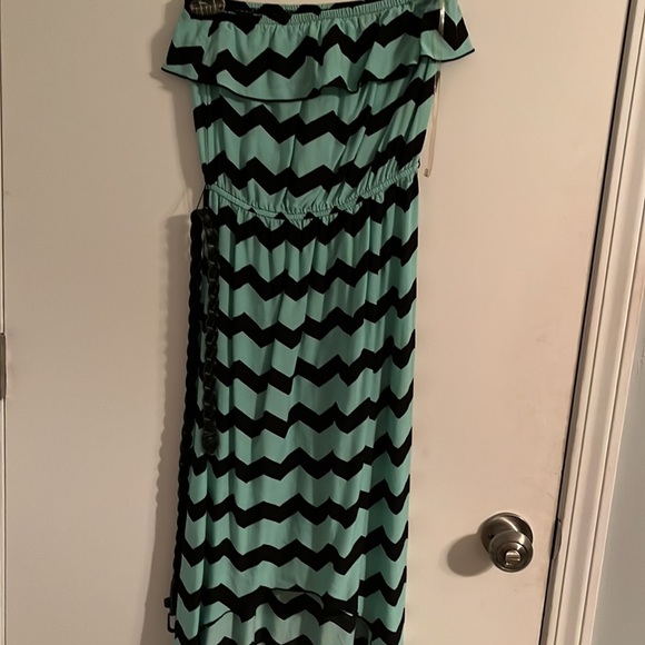 Hi-Lo strapless dress - Picture 4 of 4